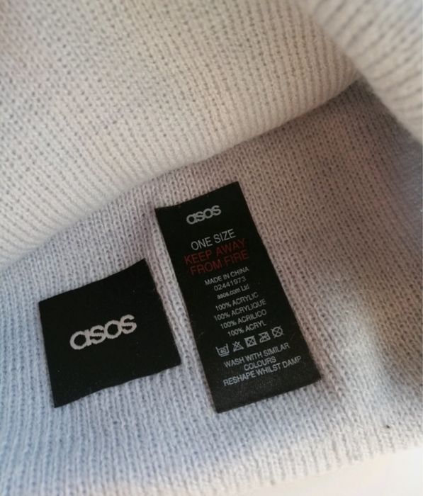 asos czapka More is Less