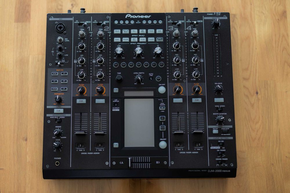 Mikser Pioneer DJM-2000 Nexus