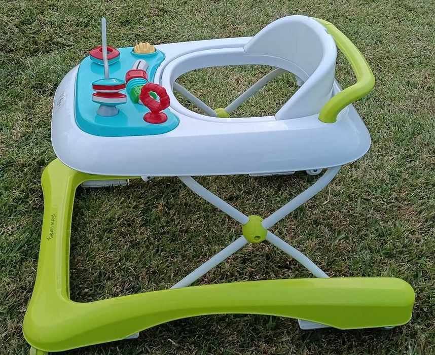 Andarilho para bebé - Modelo KIARA da Pierre Cardin