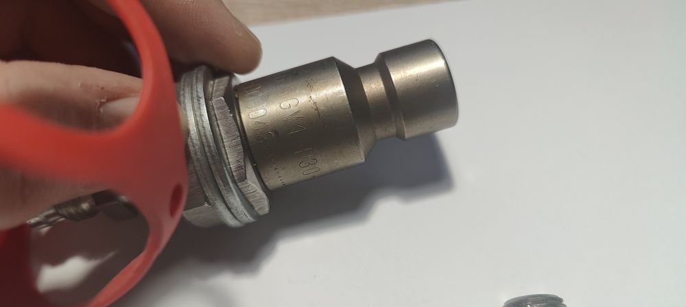 ВЗУ метан NGV1-P30 зі зворотним клапаном, під трубку D6 та D8