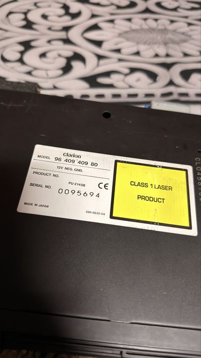 Genuine Peugeot 6 disc cd player