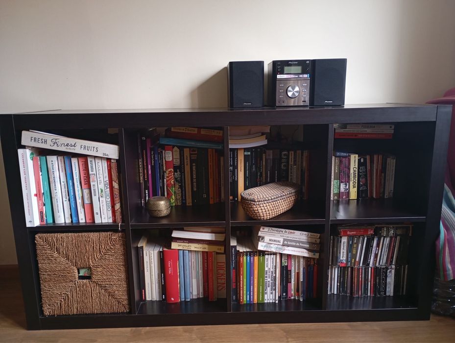 Estante ikea cor castanho escuro