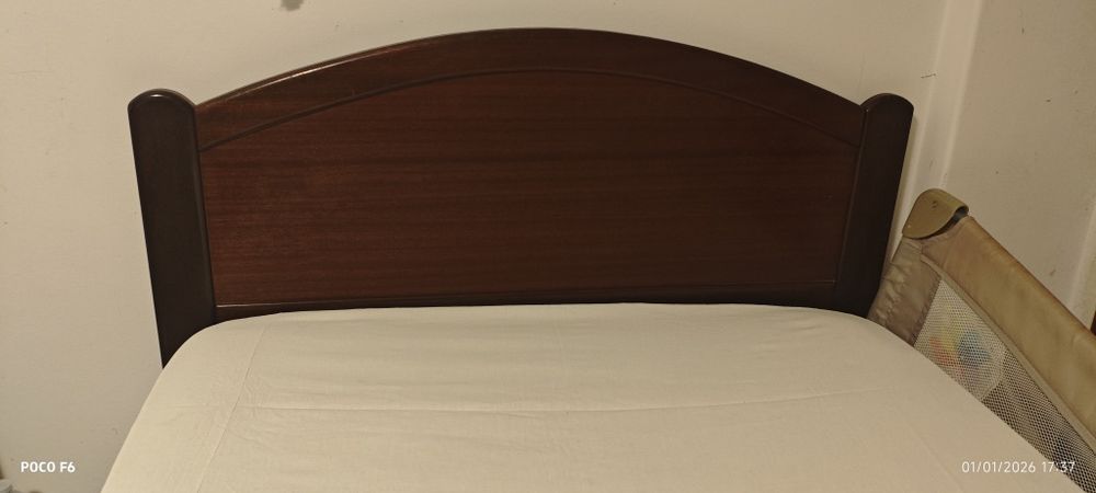 Cama de solteiro  com estrado+colchão