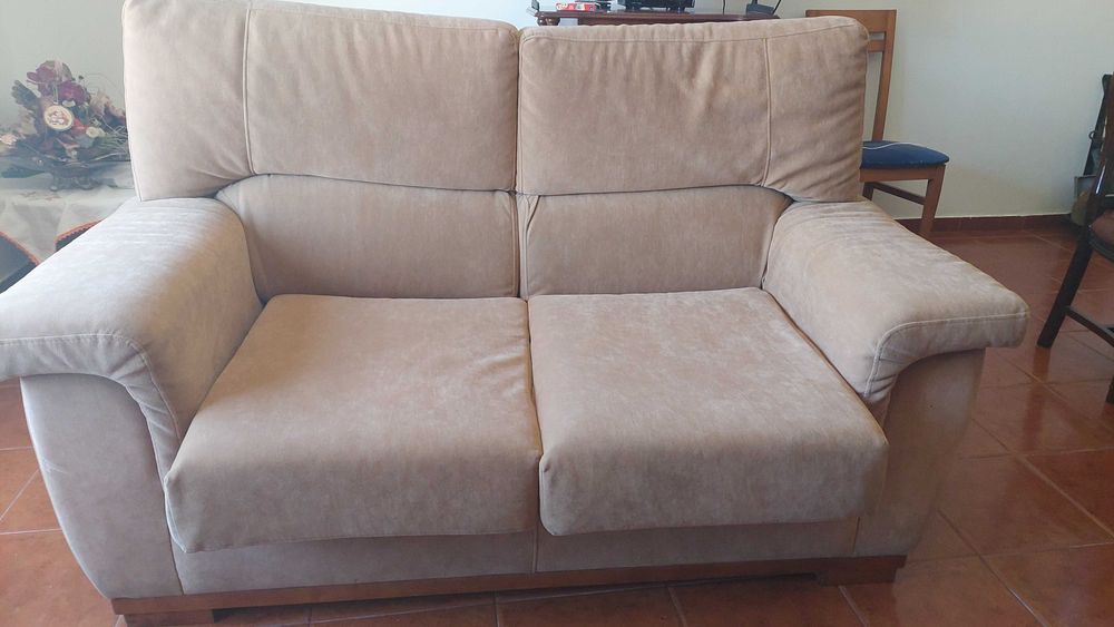 Sofas com marca de uso