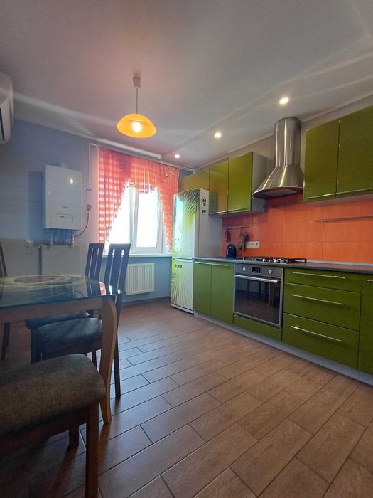 Продам 2-комнатную с автономкой Сечевых Стрельцов 90Б