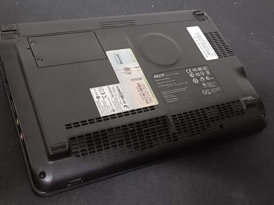 Portatil Acer One ZG5,com Ubuntu a funcionar