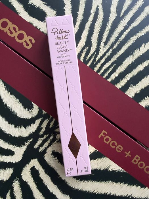 Хайлайтер charlotte tilbury pillow talk
