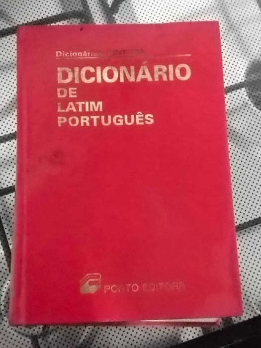 Livros de banda desenhada entre outros