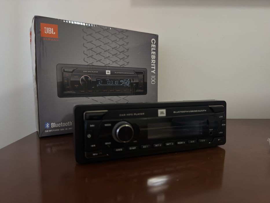Rádio JBL em excelente estado