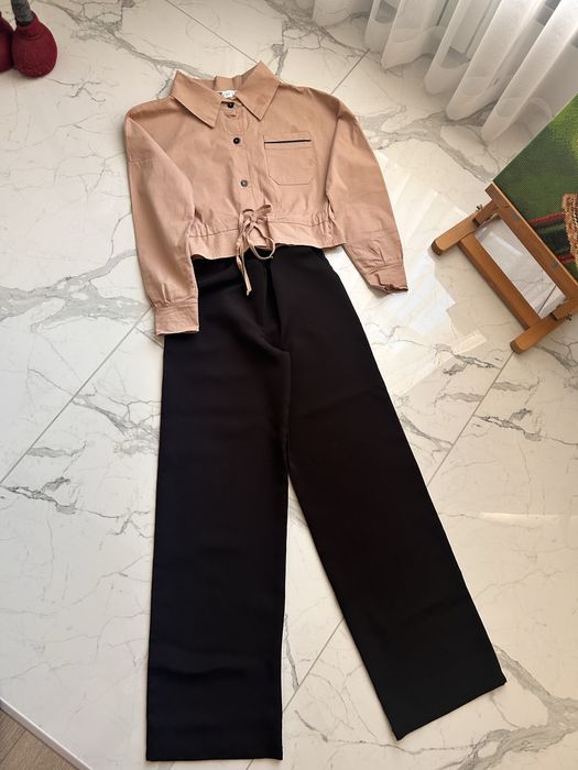 Продам костюм весняний