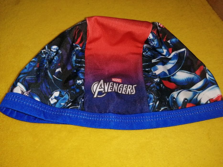 Touca semi-nova T7anos Avengers