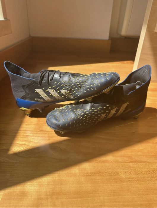 Chuteira de Futebol - Adidas Predator