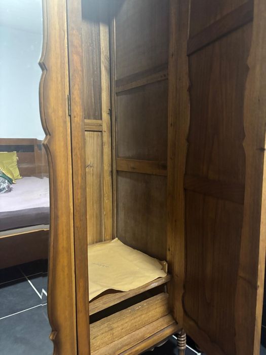 Armário clássico muito boas condições