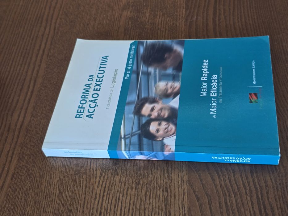 Livros jurídicos / Direito / 1 = 2,5€ / 10 = 20€