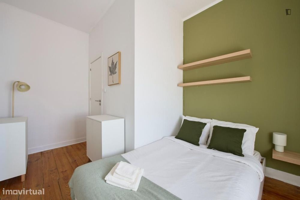 Quarto - localizado em São Bento Lisbon
