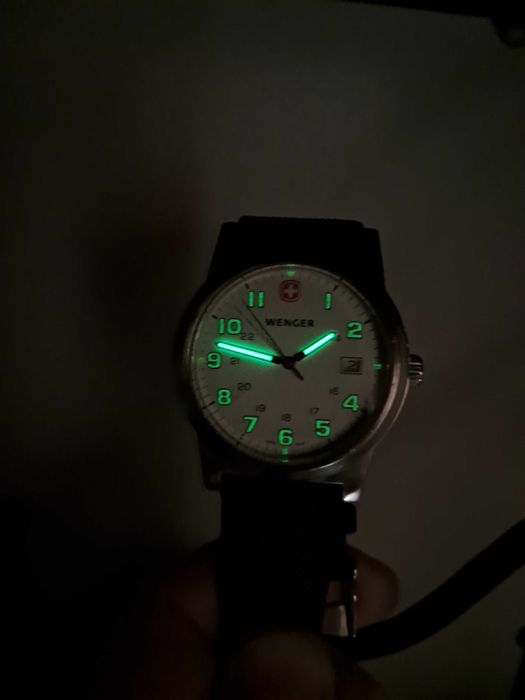 Щвейцарські годинники WENGER та Kolber