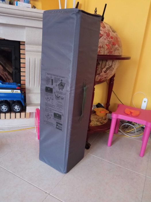 Parque infantil, cama de viagem quadrado