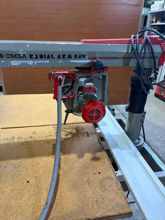 Maquina de corte de alumínio