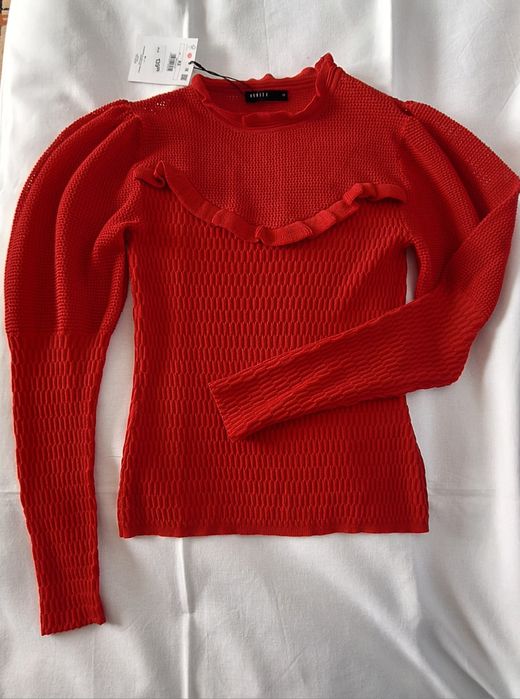 Czerwony lekki sweterek Mohito XS