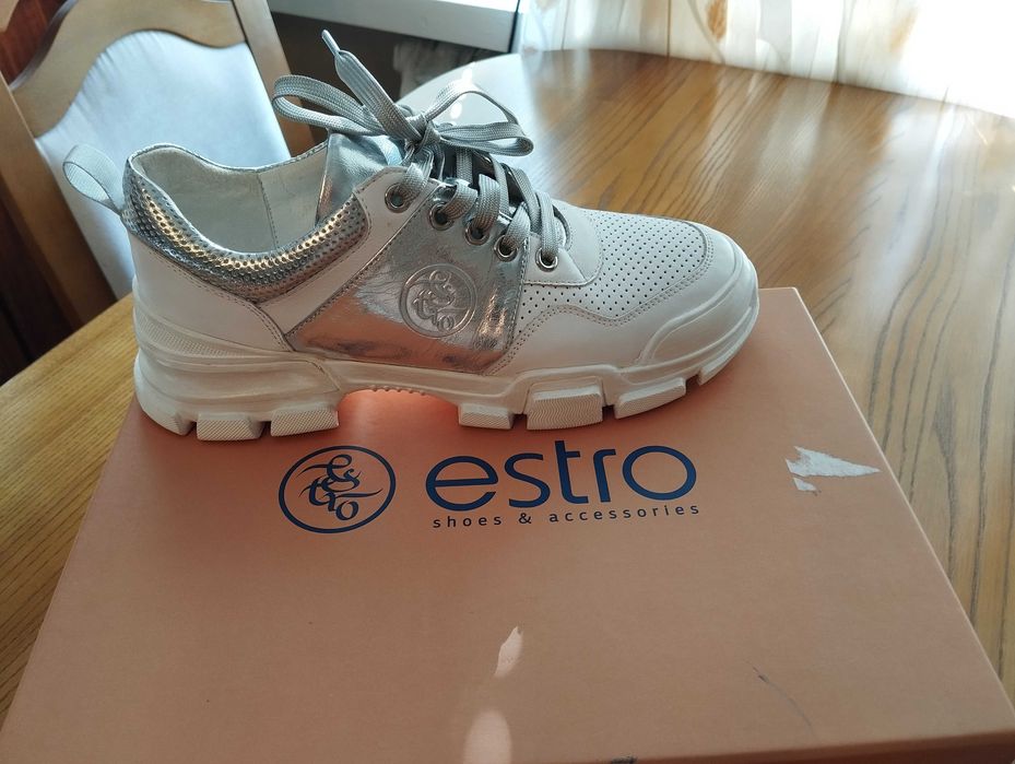 Кросівки жіночі Estro, шкіряні, нові, 37р.
