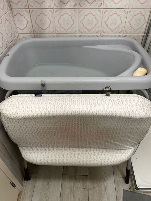 Banheira com trocador Chicco