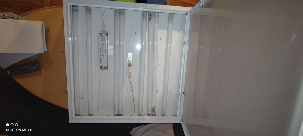 Lampy sufitowe 60x60 - 4 szt całość 40 zł