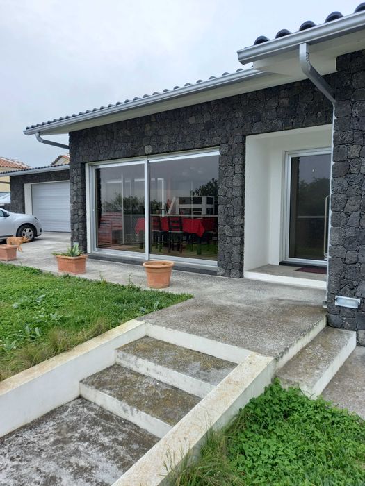 Moradia T3 com Garagem - Porto Martins