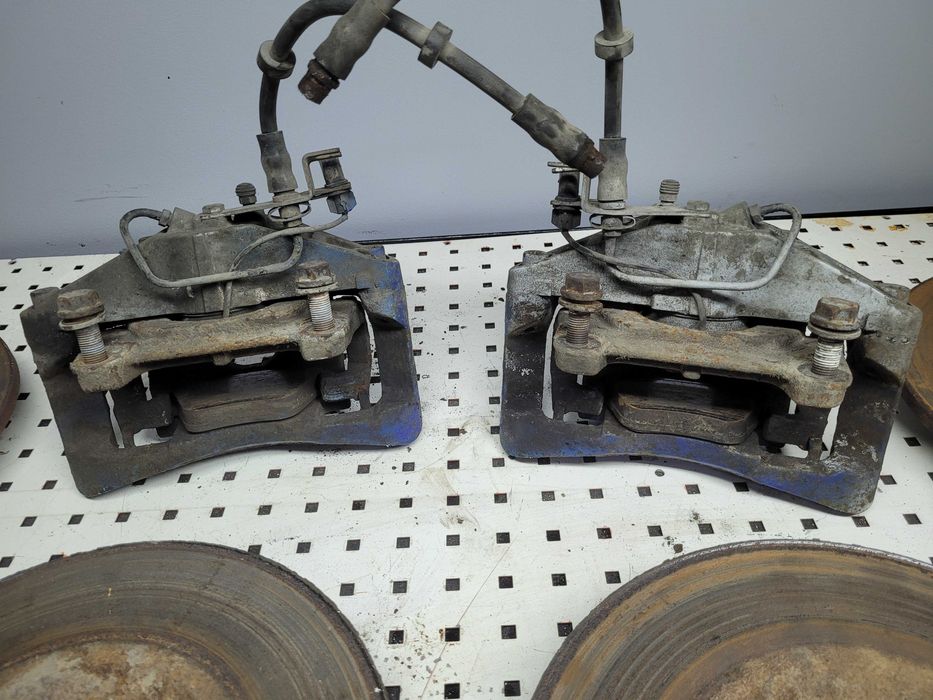 SWAP Hamulców Audi A6 C6 Przód 320mm + Tyl 300 mm Zaciski Tarcze Osłony Jarzmo Klocki