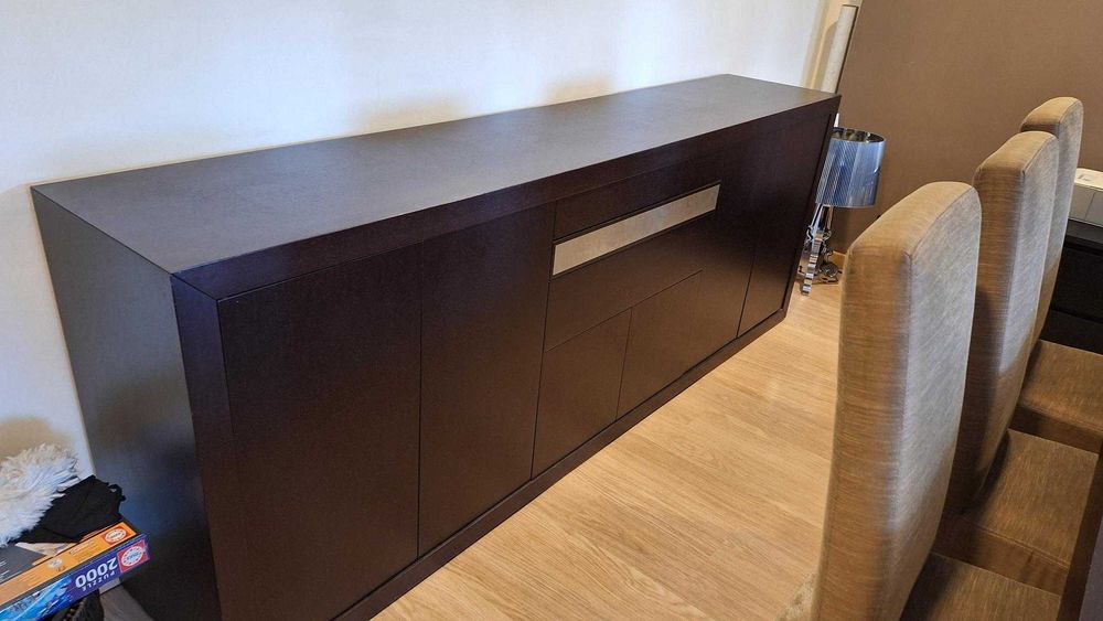 Sala de Jantar de qualidade e em muito bom estado