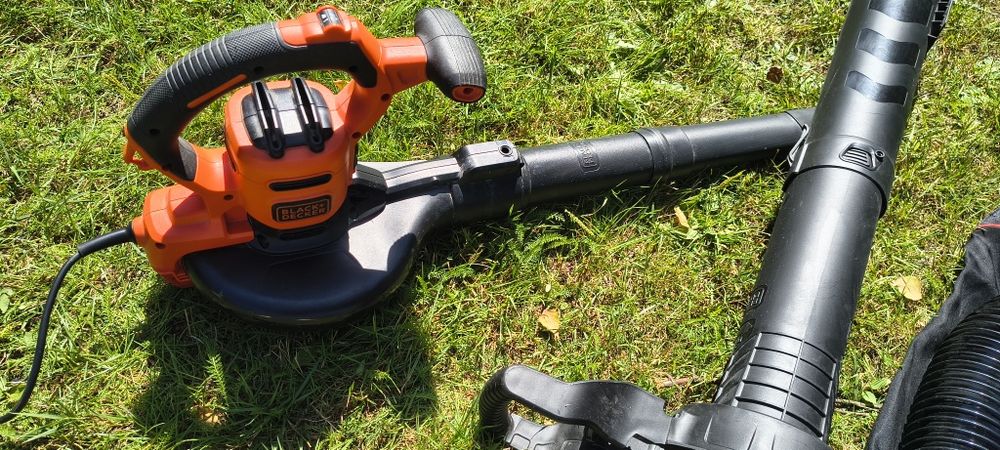 Dmuchawa do liści BlackDecker BEBLV300