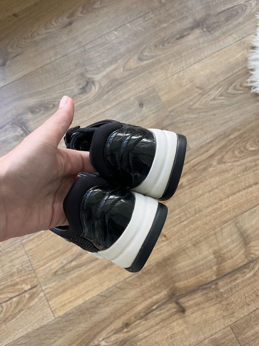 Шкіряні кросівки жіночі GEOX