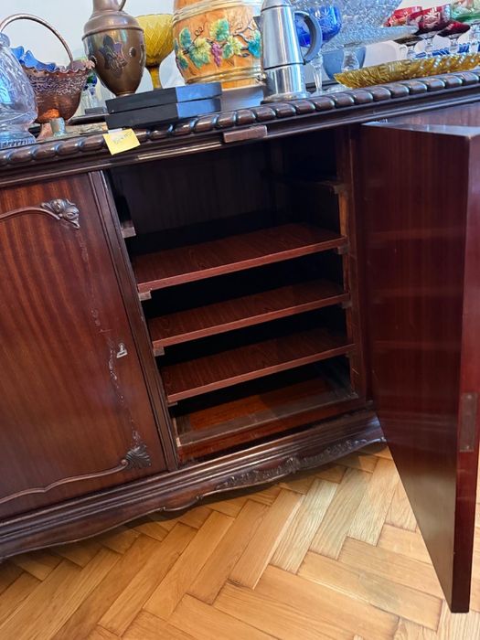 Stoł i komoda Chippendale