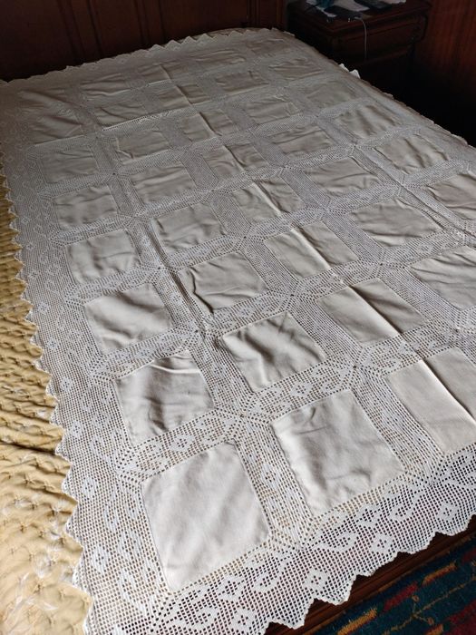 Toalha de mesa em linho e renda