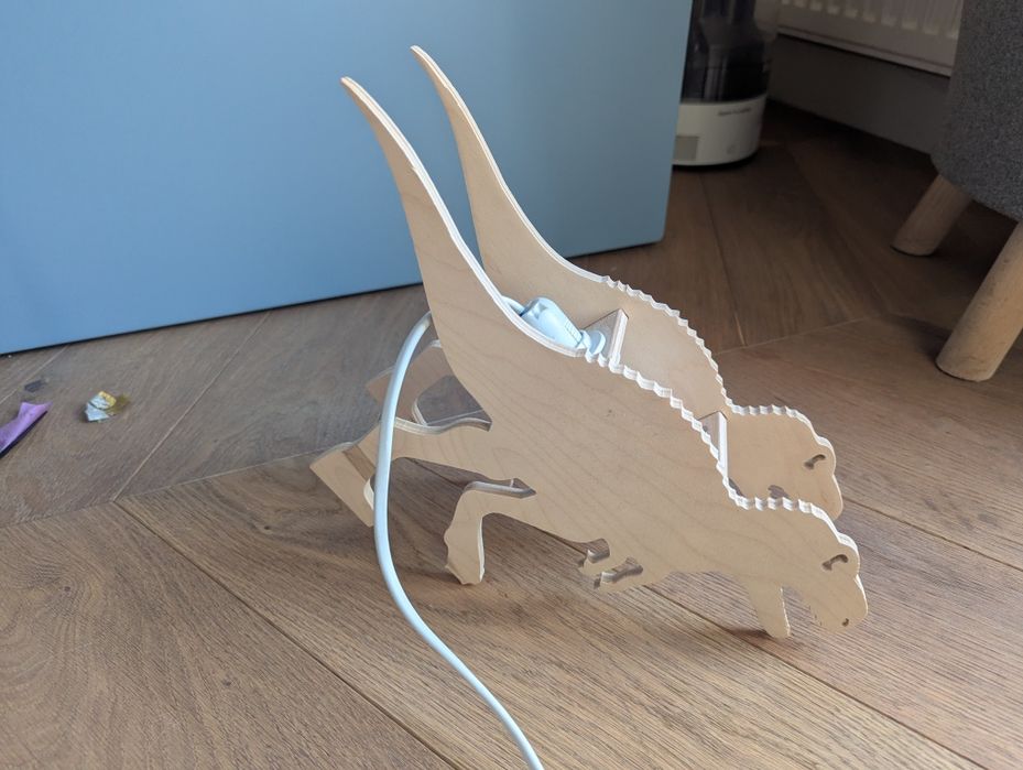 Lampa drewniana dinozaur t-rex