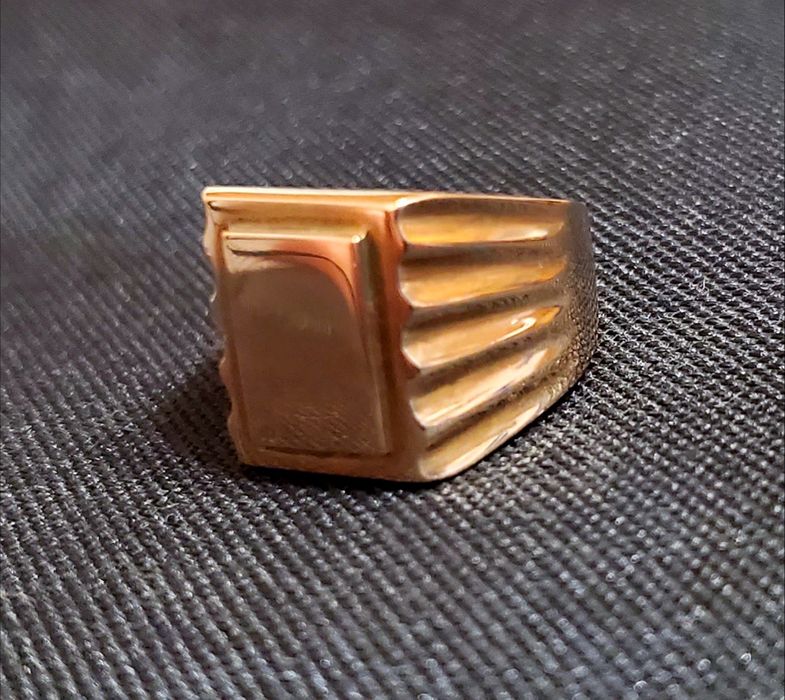 Печатка,кольцо золотого цвета без пробы цвета золота 583 периода ссср