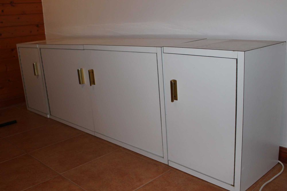 Móvel branco moderno