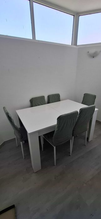 Mesa sala com oferta cadeiras