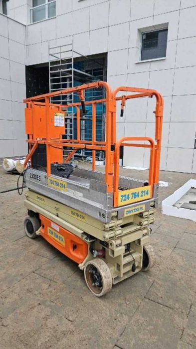 Wynajem podnośników koszowych i nożycowych