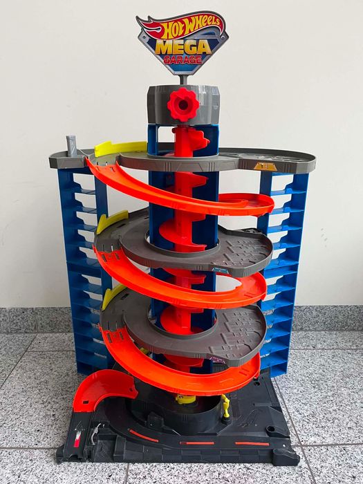 Hot Wheels Mega Garage