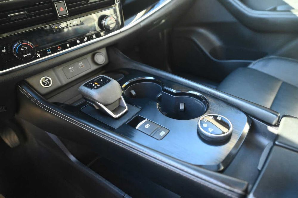 Nissan Rogue SL      2023