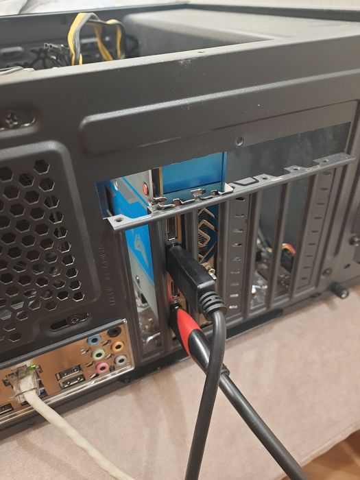 видеокарта Sapphire RX 580 Nitro + Special Edition 8gb как новая