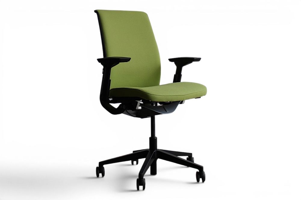 Cadeira Steelcase modelo Think V2