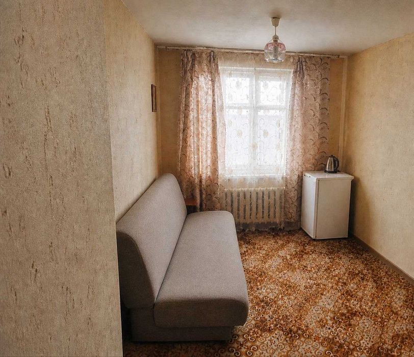 Кімнатa в  гуртожитку, м.Київ, станція метро Шулявська