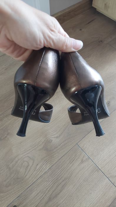 Pantofle czółenka Fabrizio Bertucci 39