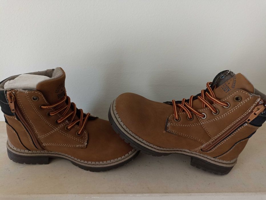 Botas menino rockland novas