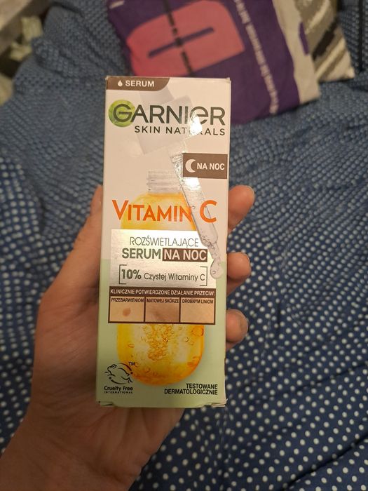 Garnier. Rozświetlające serum z witaminą C