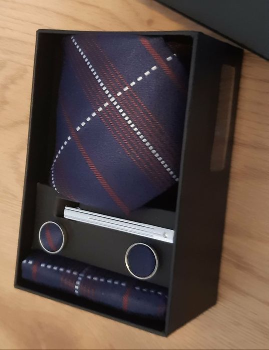 ZESTAW upominkowy Krawat + Poszetka + Spinki  granatowy bordowy