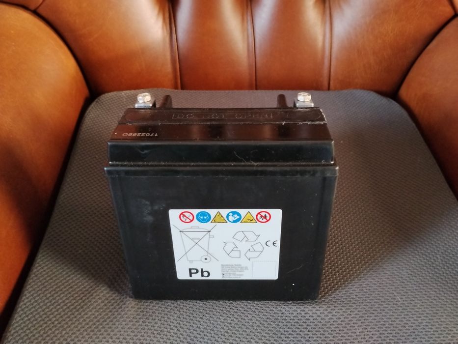 Bateria Mota Yuasa YTX14-BS 12V 12Ah — NOVA (Nunca Usada)