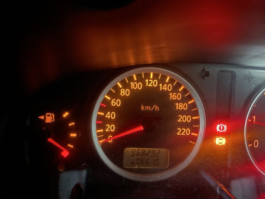 Nissan Almera 2.2