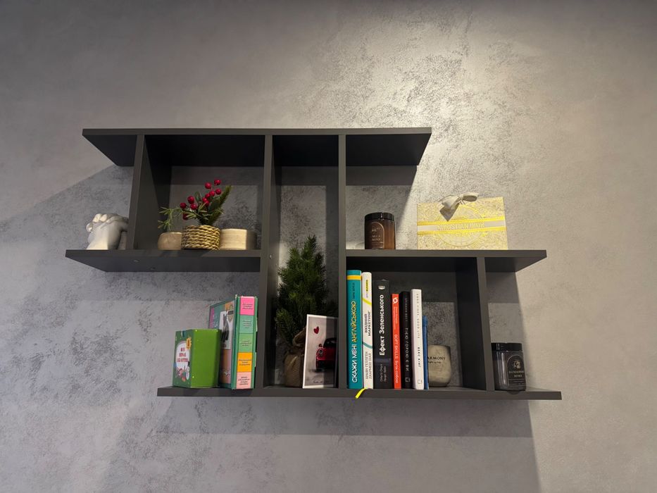 Настінна поличка